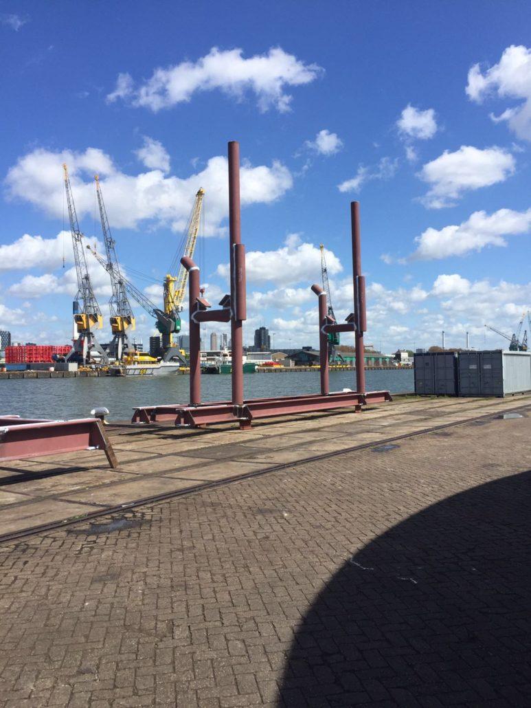 Upending Frame &amp; Spreaderbar support